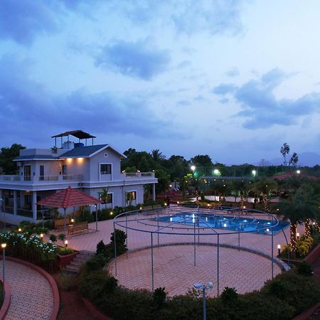 Ekostay Gold Palm Estate I Cricket Turf I Rain Dance I 2 Acre Property Карджат Екстериор снимка