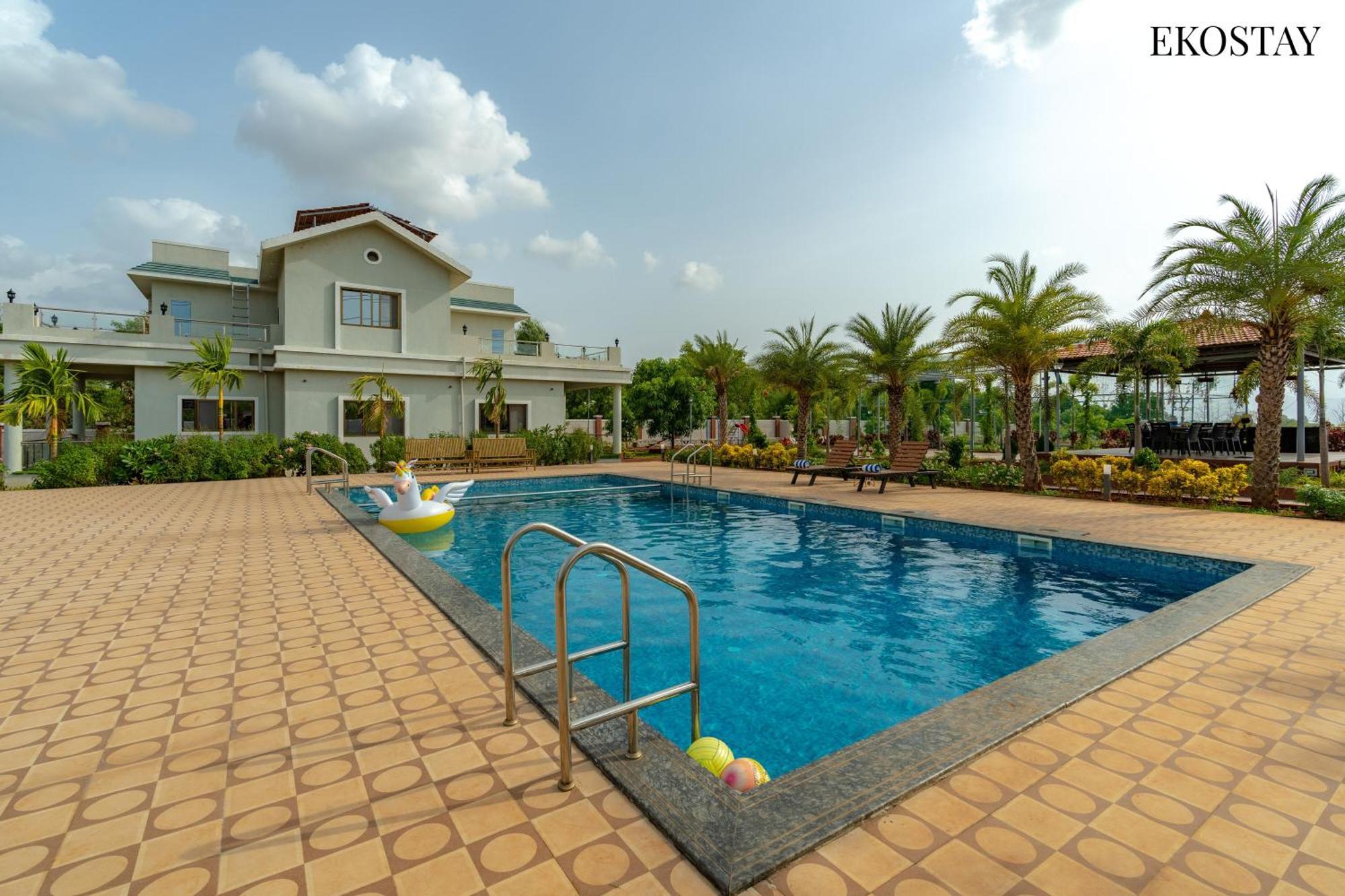 Ekostay Gold Palm Estate I Cricket Turf I Rain Dance I 2 Acre Property Карджат Екстериор снимка